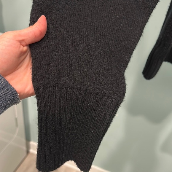 Vince. Wool & Cashmere Black Knit Sweater - Picture 5 of 7